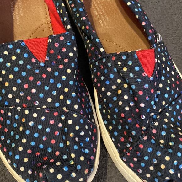 Toms Rainbow Polka Dot on Navy Blue One for One Slip-Ons w/NEW Tote Bag - Picture 4 of 11